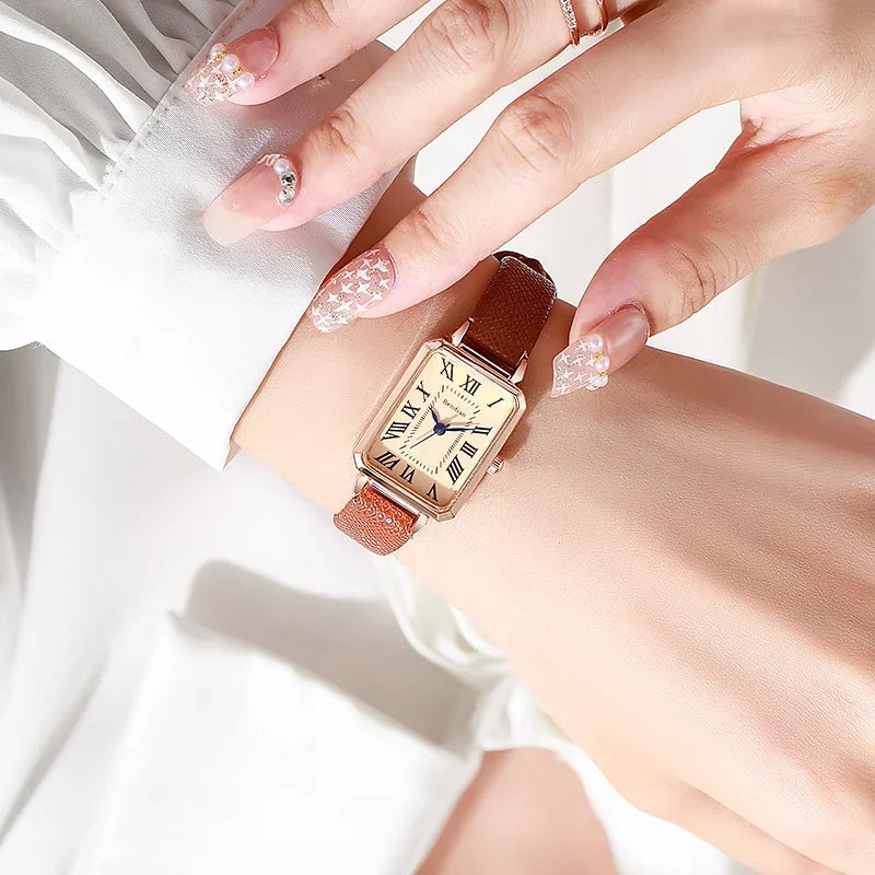 Women's Retro Square Quartz Watch – Roman Numerals, Leather Strap, Elegant Design