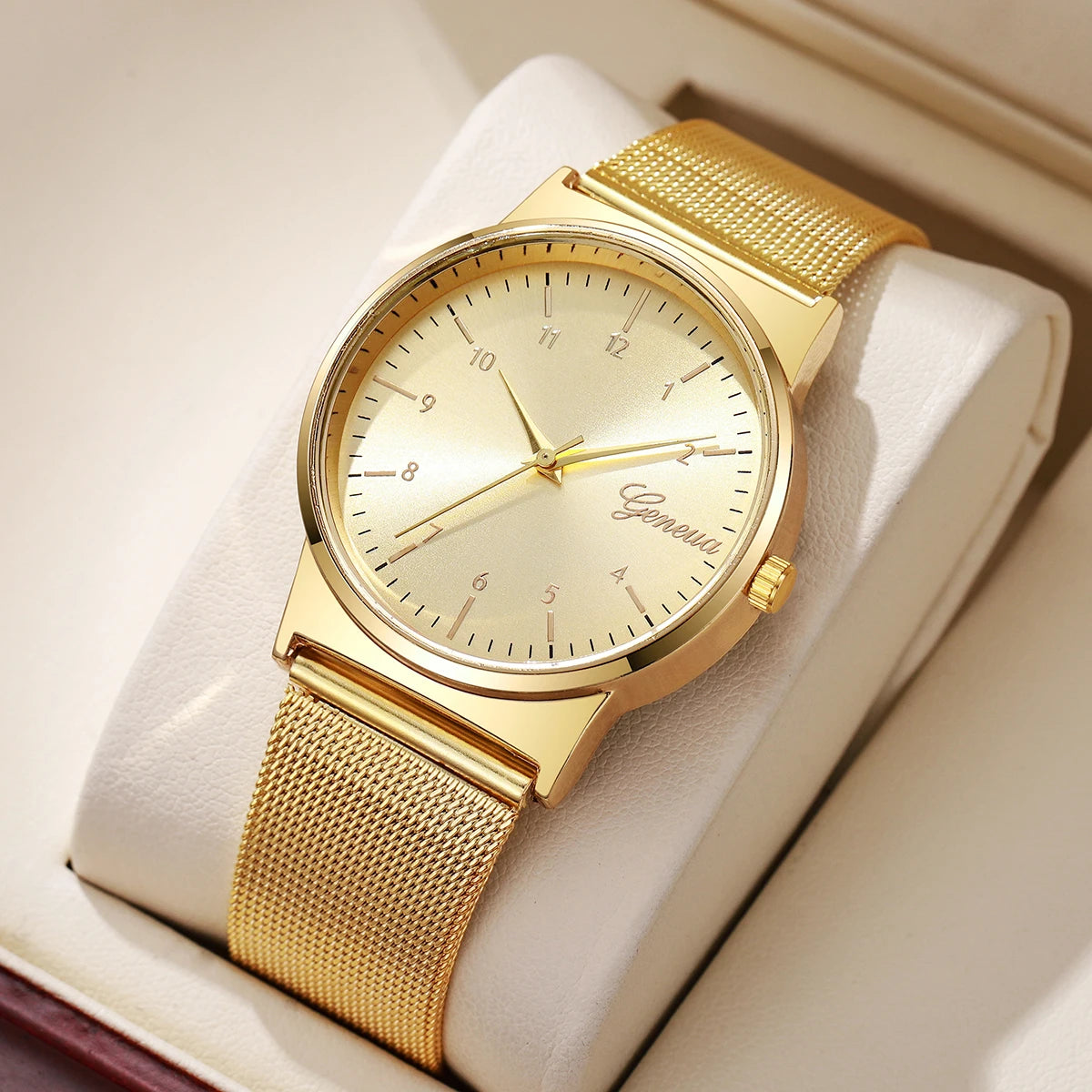 Women's Fashion Quartz Watch – Gold Mesh Band, Arabic Numerals, Elegant Style